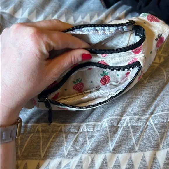 Strawberry Waist Bag - Picture 5 of 5